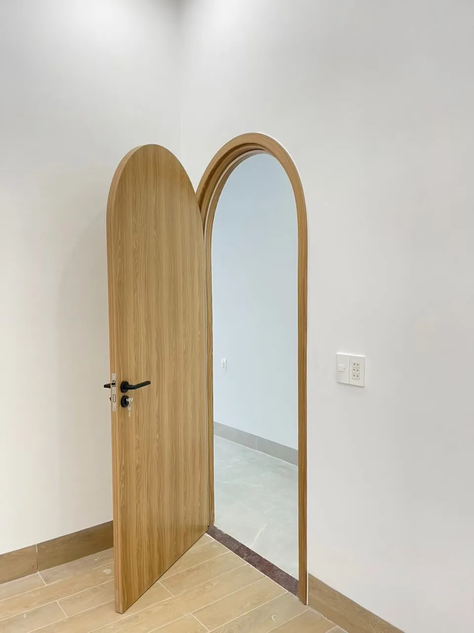 Cửa nhựa composite vòm mẫu cánh phẳng